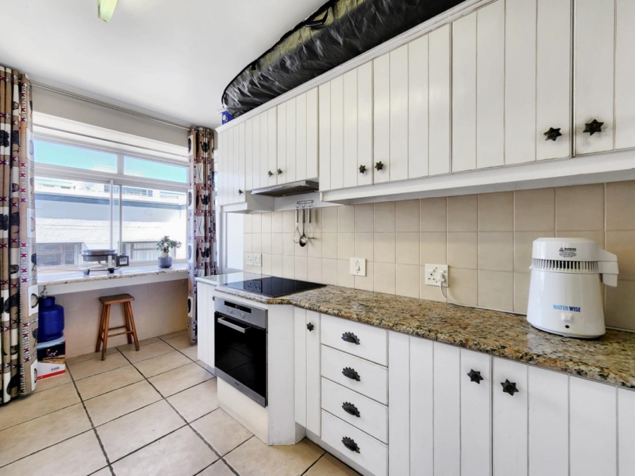 To Let 2 Bedroom Property for Rent in Mouille Point Western Cape